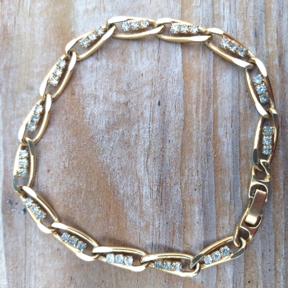 VINTAGE Gold Tone Bracelet With Clear Crystal Stones 8 1/4"